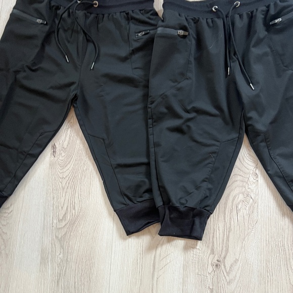 Set of 2 Men's 3/4 Jogger Pants Zipper Pockets Slim Fit Training Shorts Sz.M - Picture 3 of 8